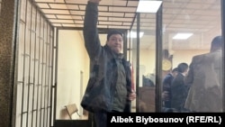 Атай Бейшенбек сот залында.