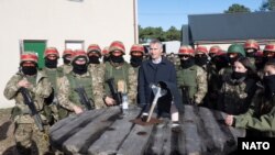 Очільник НАТО на зустрічі з українськими військовослужбовцями відзначив їхню «самовідданість і хоробрість»