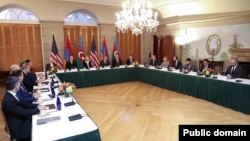 ԱՄՆ, Հայաստանի և Ադրբեջանի արտաքին քաղաքական գերատեսչությունների ղեկավարների հանդիպումը Վաշինգտոնում, 7-ը նոյեմբերի, 2022թ., լուսանկարը՝ ՀՀ ԱԳՆ լրատվականի