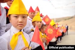 Школьники Кыргызстана. Иллюстративное фото.