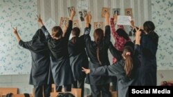 مشاور وزیر آموزش و پرورش سوم دی از استخدام  «سه هزار طلبه زن و مرد به عنوان معلم» در آزمون استخدامی خبر داده بود