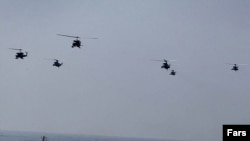 Иран проводит военные учения в Ормузском проливе, январь 2011 г.