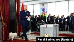 Аляксандар Лукашэнка на выбарчым участку. Менск, 26 студзеня 2025 