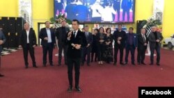 Жалил Атамбаевдин уулунун тоюнан тартылган сүрөт. 