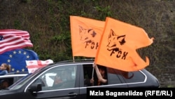 Сторонники Ники Мелия провели сегодня утром автопробег в его поддержку