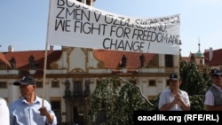 ЎХҲ Прагада намойиш ўтказди