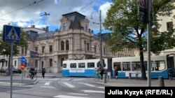 Біженцям з України хочуть надати такі ж права, які мають громадяни країни