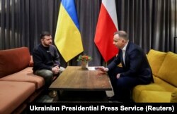 Президент України Володимир Зеленський і президент Польщі Анджей Дуда (ліворуч) у Ряшеві (Жешуві). Фото було оприлюднене 10 лютого 2023 року