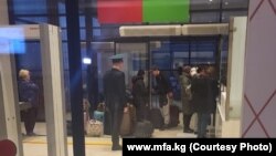 Түркиядан эвакуация болгон кыргыз жарандары. 2023-жылдын 9-февралы.