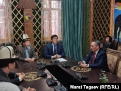 "Манас" жана Айтматов академиясында жаңы жетекчи катары Т.Бакчиевди тааныштыруу учуру. 2021.