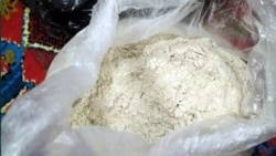 Diňle: Gurbanguly Berdimuhamedowyň saparyndan soň balkanlylara 'zaýalanan un' satyldy