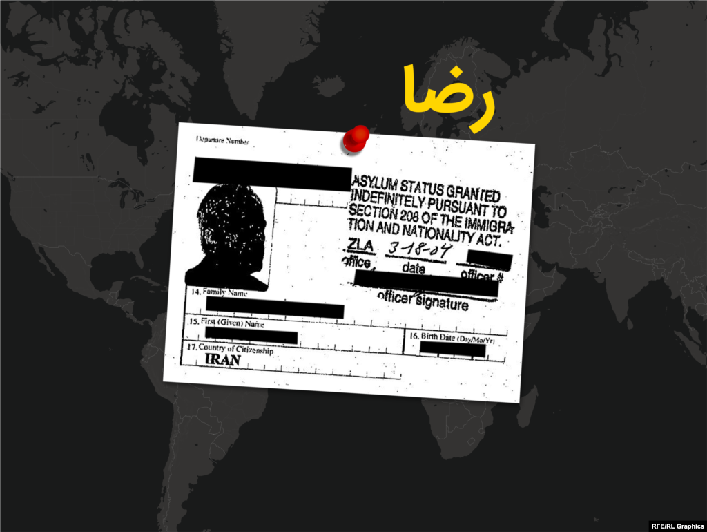 از آشنایان فریدون فرخزاد در لس&zwnj;آنجلس؛ ابوالقاسم مصباحی، مامور پیشین وزارت اطلاعات ایران، ادعا می&zwnj;کند که رضا، فرخزاد را با ضربات چاقو به قتل رساند تا وفاداری&zwnj;اش به جمهوری اسلامی را ثابت کند و دارایی&zwnj;های توقیف&zwnj;شده&zwnj;اش را از حکومت ایران پس&zwnj;بگیرد. به گفته مصباحی، رضا روز بعد از قتل فرخزاد با استفاده از پاسپورتی که رضا صابری به او داد، از فرانکفورت به سوی ایران پرواز کرد. طبق ادعای مصباحی، رضا در این پرواز همراه کسی بوده که او را با دستگاه اطلاعاتی ایران در ارتباط قرار داد. به گفته مصباحی نام خانوادگی این شخص &laquo;قدسی&raquo; بوده است. رضا در پرونده درخواست پناهندگی به ایالات متحده، اطلاعات متناقضی درباره خودش به مسئولان اداره مهاجرت آمریکا ارائه داده است. او از جمله گفته بعد از اینکه برای &laquo;جاسوسی&raquo; به نفع جمهوری اسلامی قول مساعد داد، توانست ایران را ترک کند. به گفته رضا، او بعد از خروج از ایران از انجام این ماموریت امتناع کرده است.