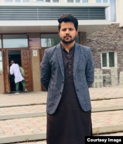 Муниб Ахмад.