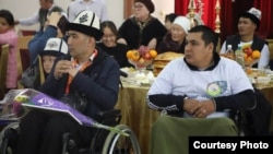 Майыптыгы бар адамдардын Эл аралык күнүн утурлай өткөрүлгөн иш-чарадан бир көрүнүш. Иллюстрациялык сүрөт.