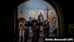 «Національне військово-меморіальне кладовище стане центральним місцем, де кожен зможе віддати шану полеглим героям нашої Батьківщини», – Денис Шмигаль (фото ілюстративне)