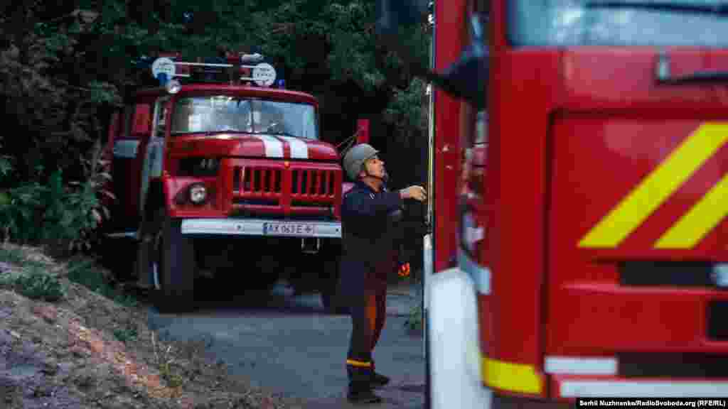 На місце пожежі прибули рятувальні служби