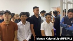 На судебном заседании в Талдыкоргане по делу о пытках в отношении задержанных. 9 июля 2022 года