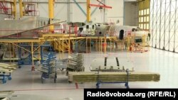 Фюзеляжі літаків в цеху державного підприємства «Завод 410 цивільної авіації», Київ