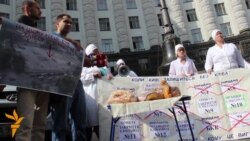 Під Кабміном голодують працівники хлібозаводу