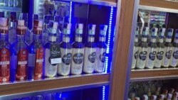 Aşgabadyň hususy dükanlaryna reýd geçirilip, alkogol önümleri aýryldy
