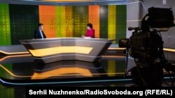 Колишній міністр закородонних справ України Павло Клімкін і ведуча Інна Кузнецова під час запису програми «Суботнє інтерв’ю»