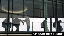 На сьогодні всі досліджені зразки свідчать лише про поширення в Україні штаму «дельта»