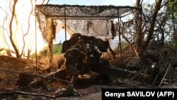 Ուկրաինացի հրետանավորները Բախմուտի մոտ մարտերի ժամանակ, հուլիս, 2023.