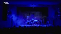 “Эр Төштүк” спектакли балдарга көрөгөчтүктү үйрөтөт".