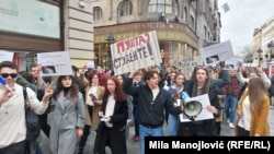 Belgradda protestçiler saýlawlaryň netijelerine garşy protest geçirýärler. 27-nji dekabr