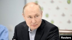 «Немає підстав вважати, що Путін не відмовиться від будь-яких зобов’язань дозволити Україні інтегруватися в західні політичні, економічні і військові інституції», – пишуть аналітики