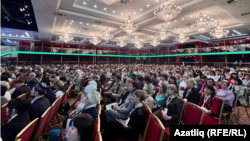 Бөтенрусия туган тел укытучылары форумында катнашучылар