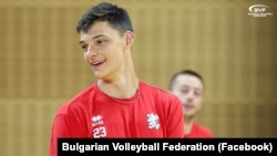 Александър Николов