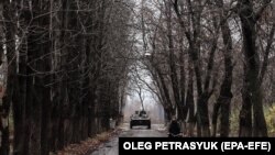 Українська військова техніка в місті Часів Яр неподалік Бахмута, Донецька область, осінь 2023 року