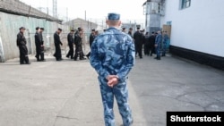 Баъди шурӯи ҷанги зидди Украина мақомоти Русия ба сафарбарии маҷбурии маҳбусон, аз ҷумла муҳоҷирони тоҷик ба хидмат рӯ оварданд. 