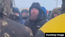 Ильяс Байгускаров Бамактагы протест чарасында