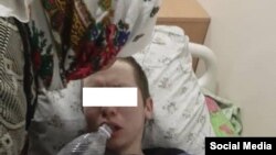 Сабалып ооруканада жаткан бала. Социалдык тармактарга тараган сүрөт анын атасынын уруксаты менен жарыяланды. 