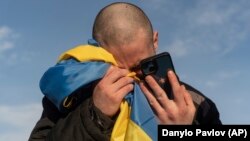 Украинхойн йийсархо дега-нене телефон тухуш ву, ша хийцинчул тIаьхьа, 2024-чу шеран дечкен-беттан 31-ра де/Гайтаман сурт
