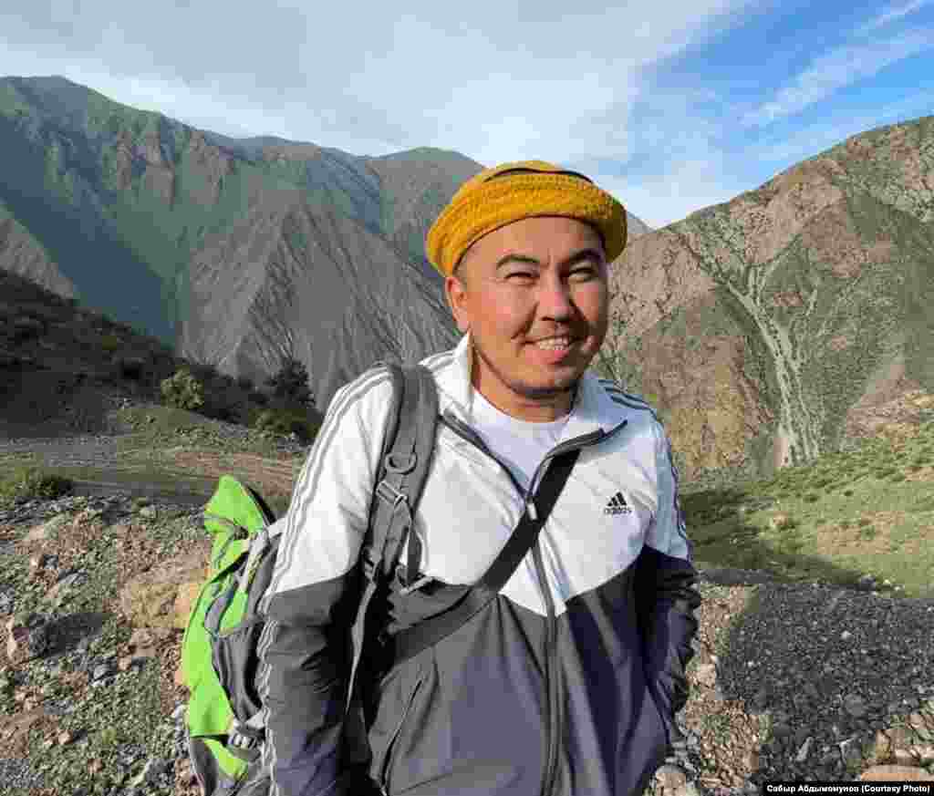  Керевшинге альпинисттердин жана экстремалдык спорт сүйүүчүлөрдүн келип-кеткенин уюштурган ишкер Жунус Каразаков &nbsp; 
