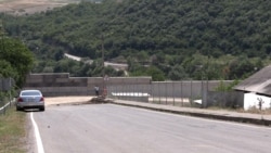 Կիրանցի նոր գծված սահմանին այսօր զինված ու դիմակավորված ծառայողներ չեն երևացել