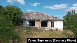 Розбитий будинок у Кар'єрному