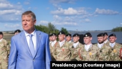 Йоганніс каже, що румунська влада «уважно» стежить за атаками, які відбуваються за кількасот метрів від кордону України з Румунією