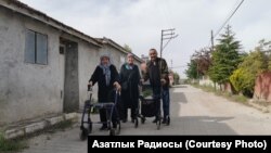 Дөнмәз гаиләсе сайлауга бара