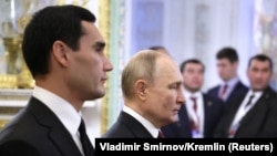 Prezident Serdar Berdimuhamedow rus prezident Wladimir Putin bilen. Arhiw suraty