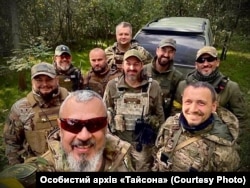 «Тайсон» разом зі своїми бійцями