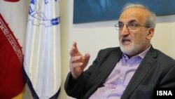 رضا ملک‌زاده، عضو هیئت علمی دانشگاه علوم پزشکی تهران که به طور اجباری بازنشسته شده است