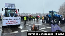 9 лютого у Польщі розпочався страйк фермерів, оголошений профспілкою «Солідарність. На фото: блокада кордону у пункті пропуску Дорогуськ, Польща, 9 лютого