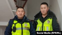 Толкунбек Ташматов кесиптеши менен ымыркайды төрөт үйүнө жеткирген учурда тартылган сүрөт. 19-ноябрь, 2023-жыл