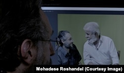 نمایی از فیلم «کافه»