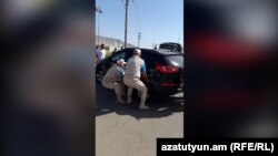 Фотография со страницы Артура Осипяна в Facebook