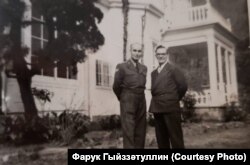 Төркия гаскәрие Тахсин Язджы һәм Фәйзрахман Гыйззәтуллин (у)